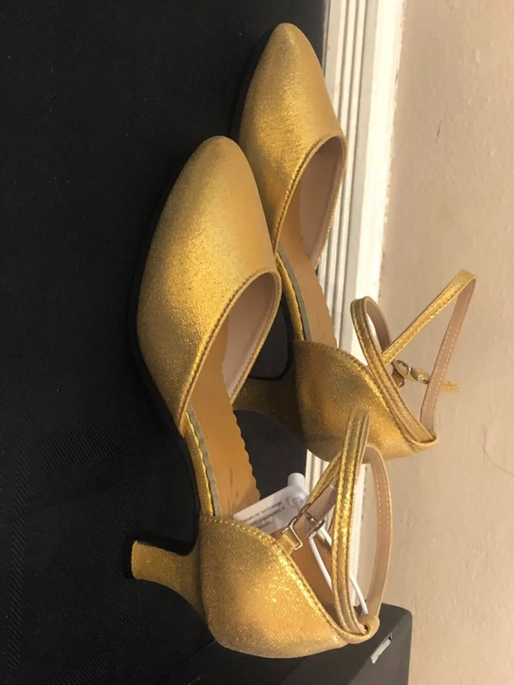 Dance and Sway Gold Shimmer Closed-Toe Dance Heels Sz 7-7.5